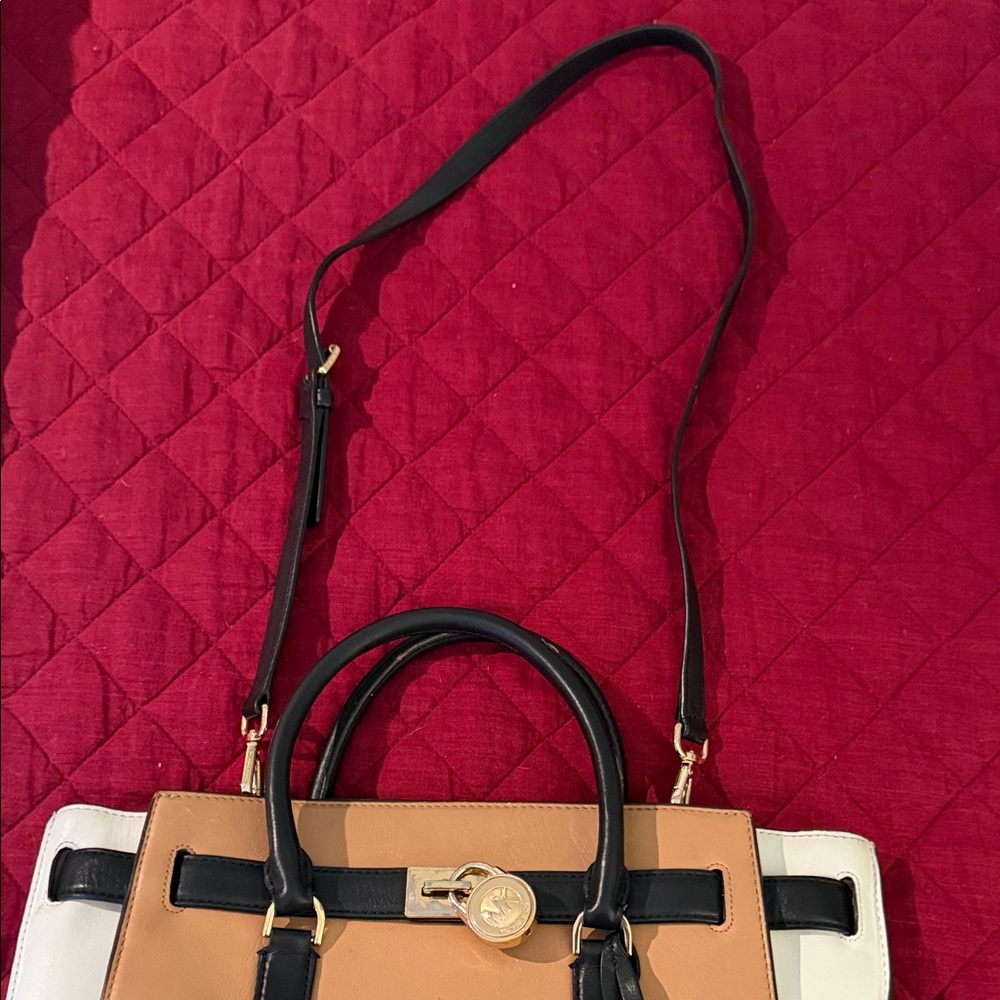 MICHAEL KORS Hamilton Satchel
Purse Tan White Black Color Block
Lock & Key FOB - Picture 2 of 7